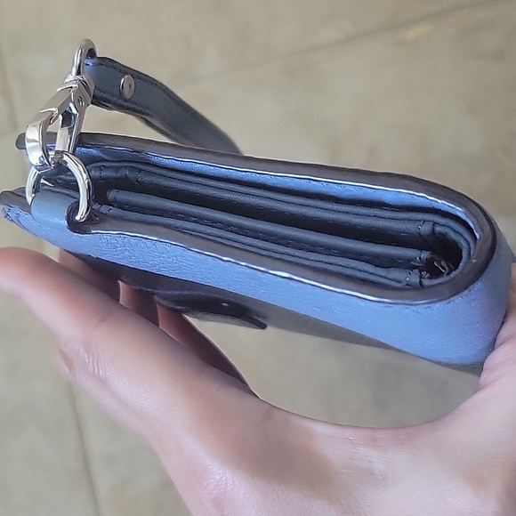 MICHAEL KORS LEATHER CELLPHONE HOLDER WALLET CLUTCH - Picture 5 of 17